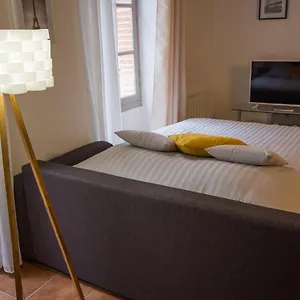  Apartamento En Toute Intimité Dans Le Centre Historique Francia
