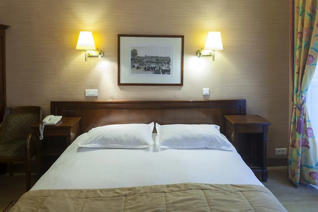 Hotel Du Palais Bourbon París 3*,