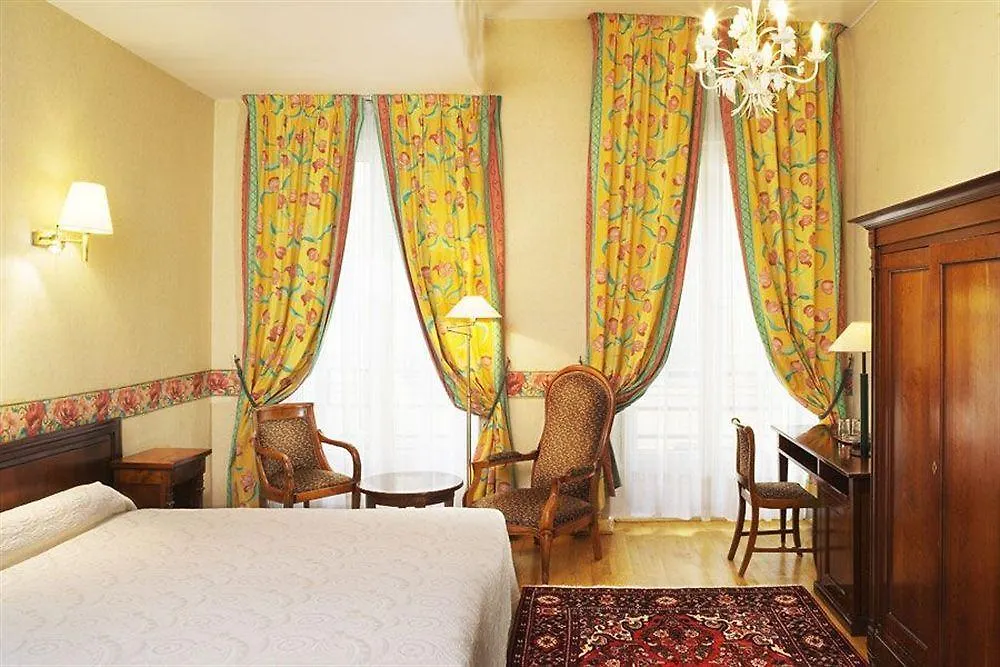 Hotel Du Palais Bourbon París