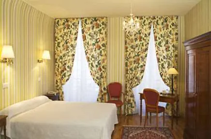 Hotel Du Palais Bourbon París