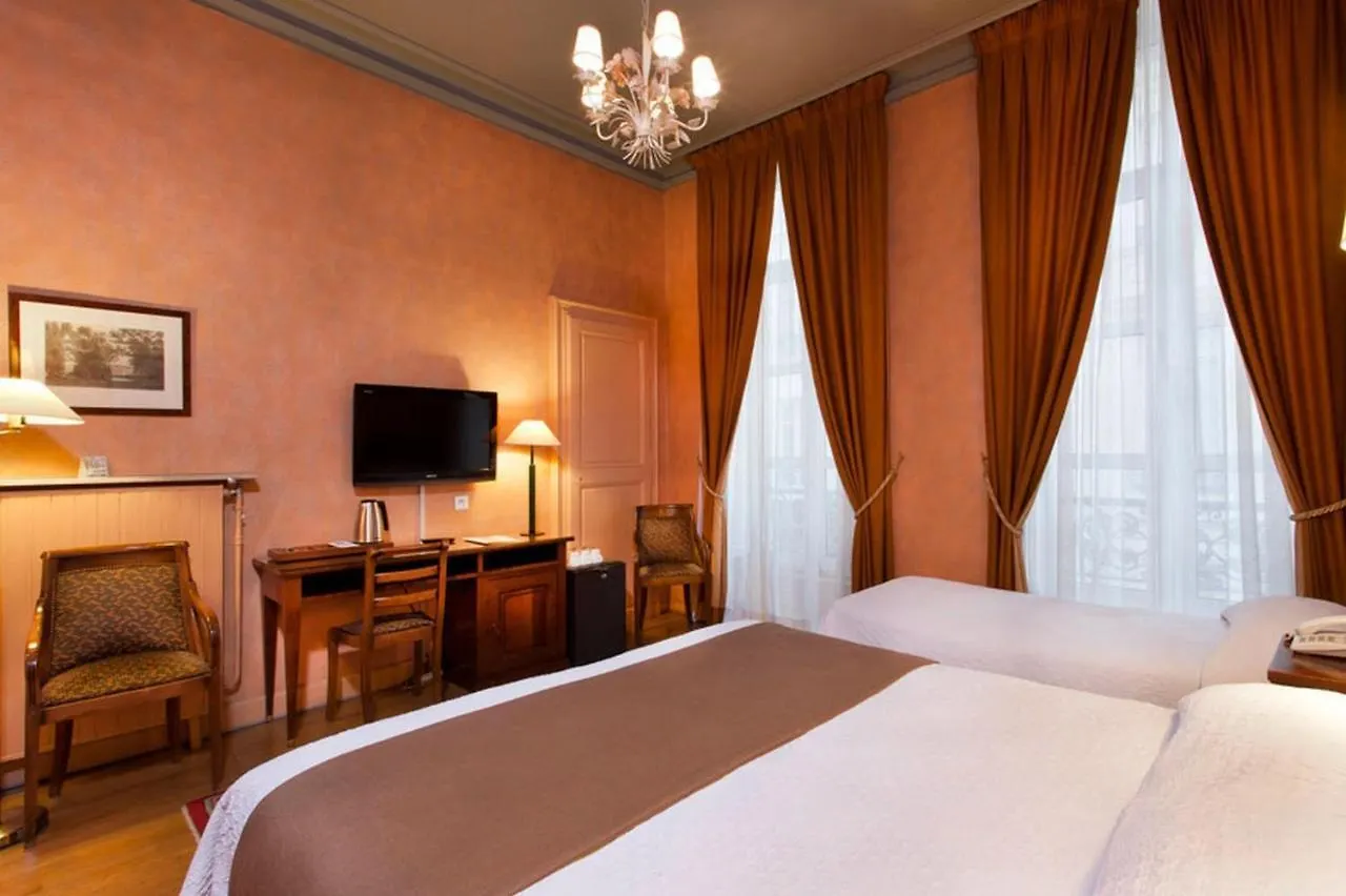 Hotel Du Palais Bourbon París